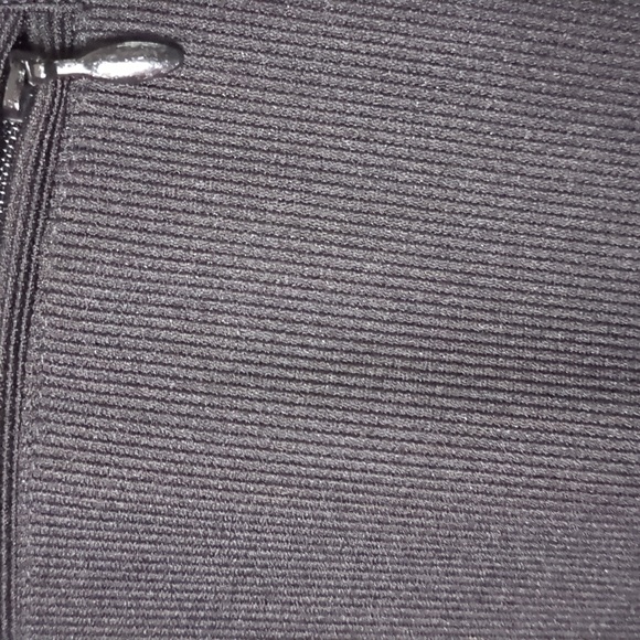 PENNINGTON'S* flat front 2 way zip front elastic back straight skirt poly spande - Picture 4 of 9